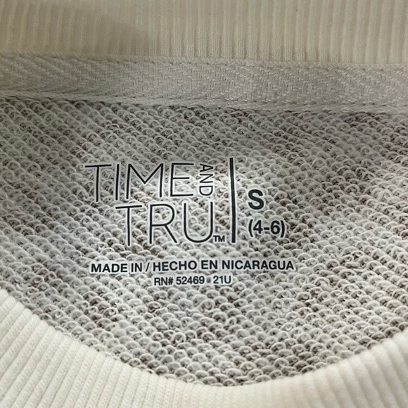 Time and Tru Woman’s Leopard Animal Print Sweatshirt NWT - Picture 6 of 10